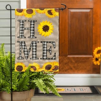 Shop wholesale home, garden, and estate outdoor flags perfect for any season